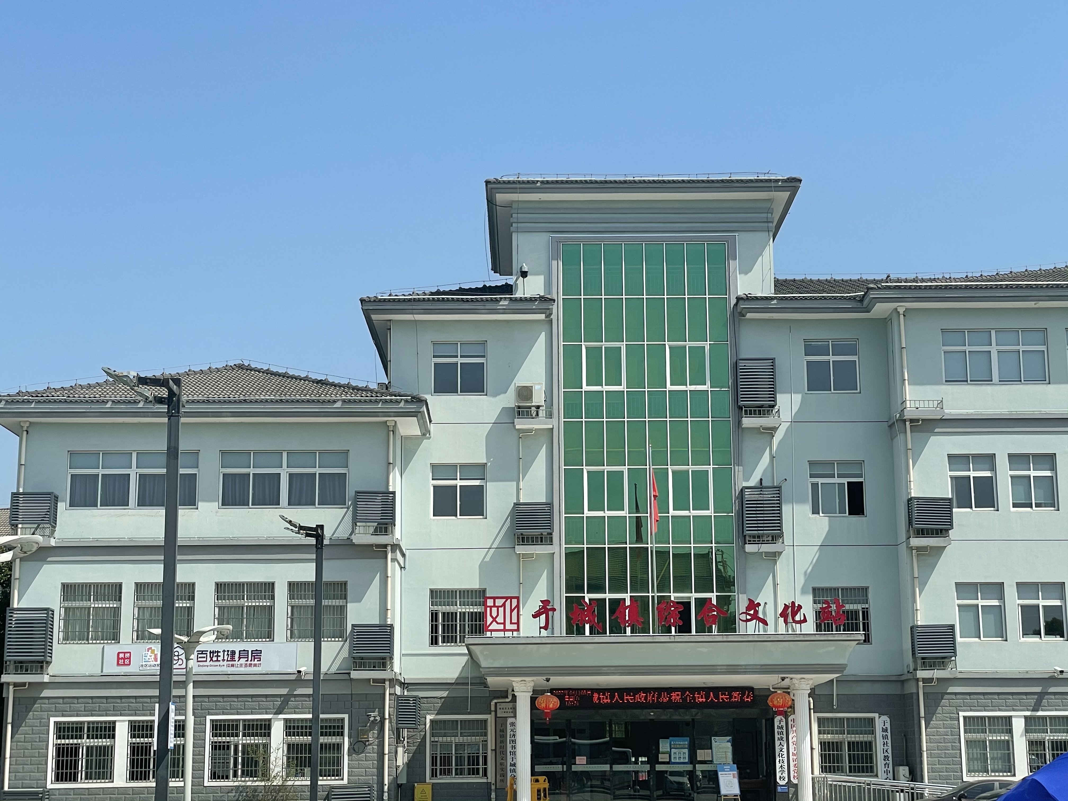 ky开元正能量：职工抢修献血车，好人好事成风景！